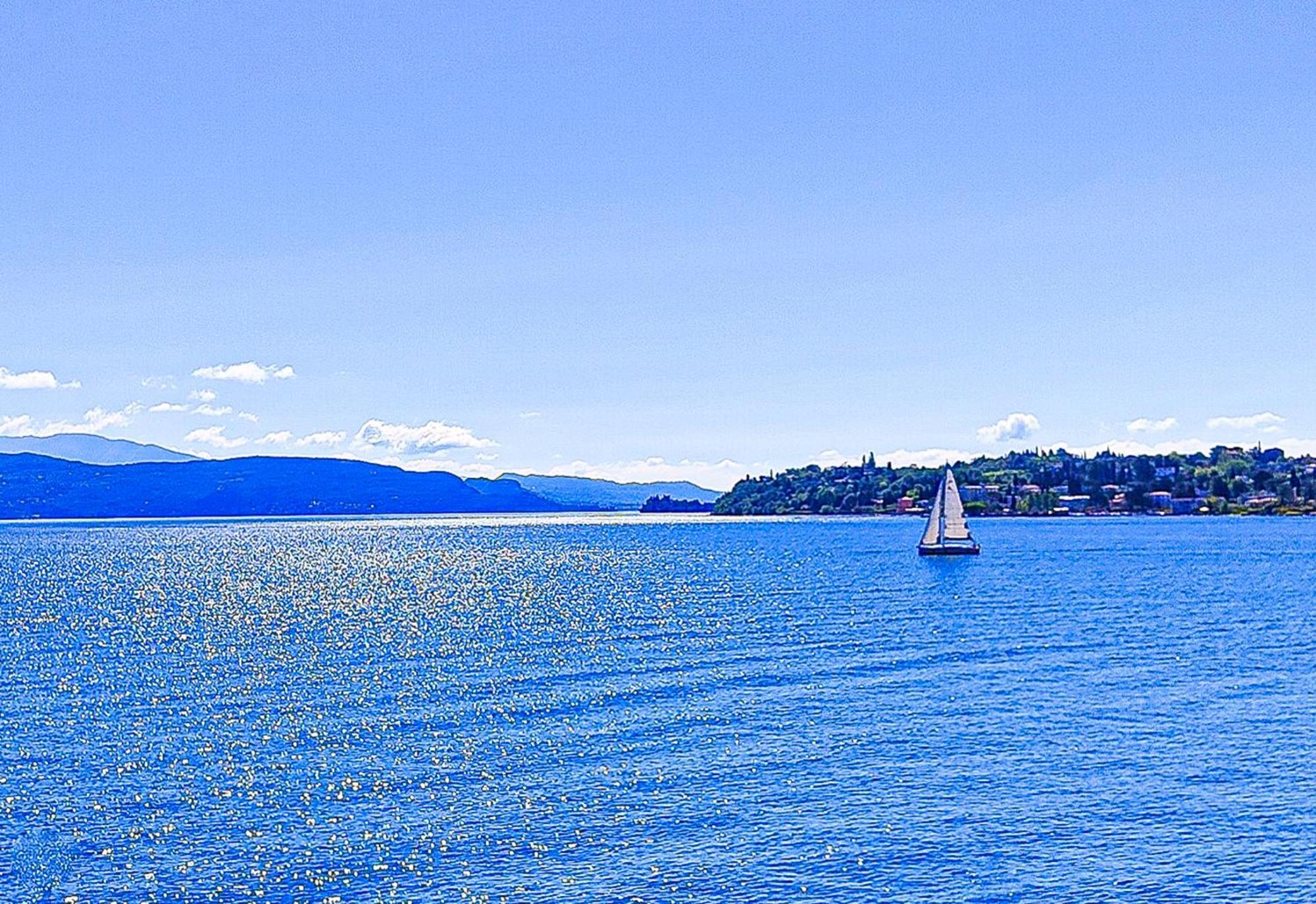 Luxury Lakeside Apartment Right On The Water Salò Extérieur photo