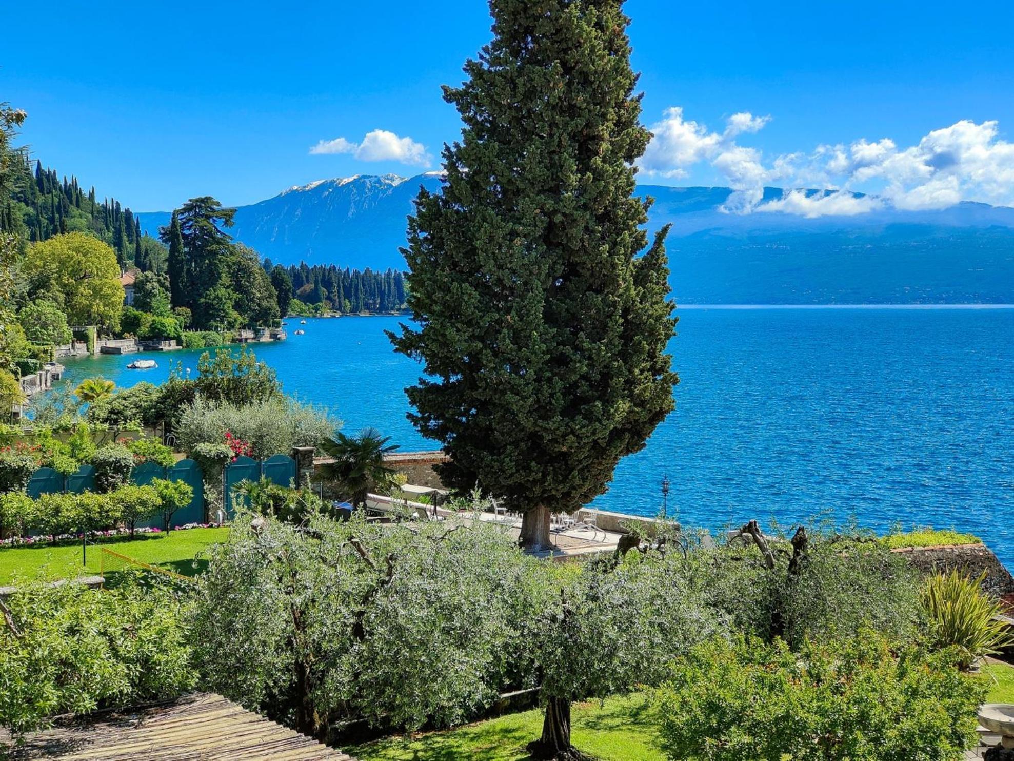 Luxury Lakeside Apartment Right On The Water Salò Extérieur photo