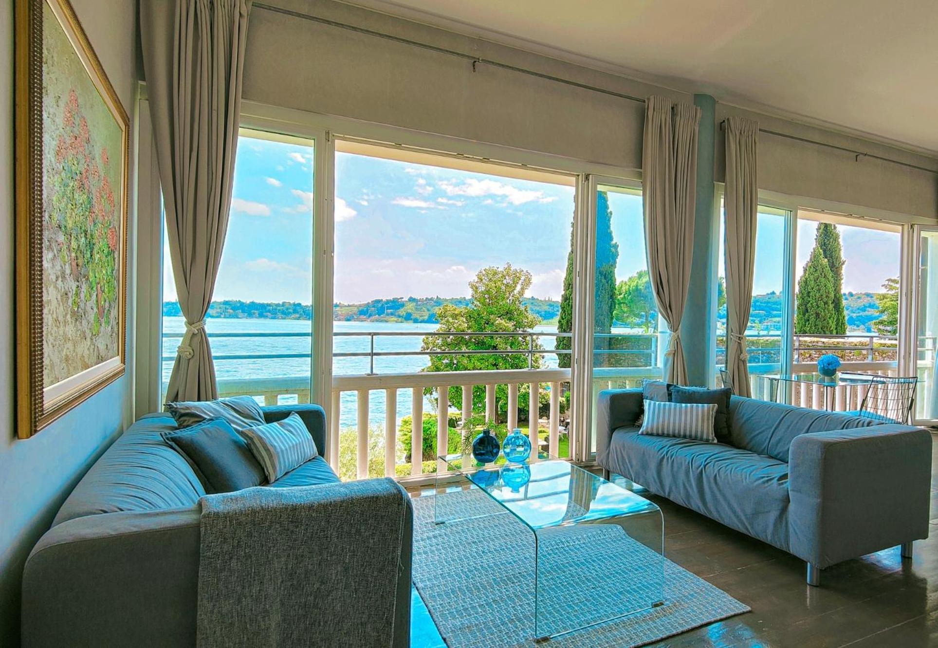 Luxury Lakeside Apartment Right On The Water Salò Extérieur photo
