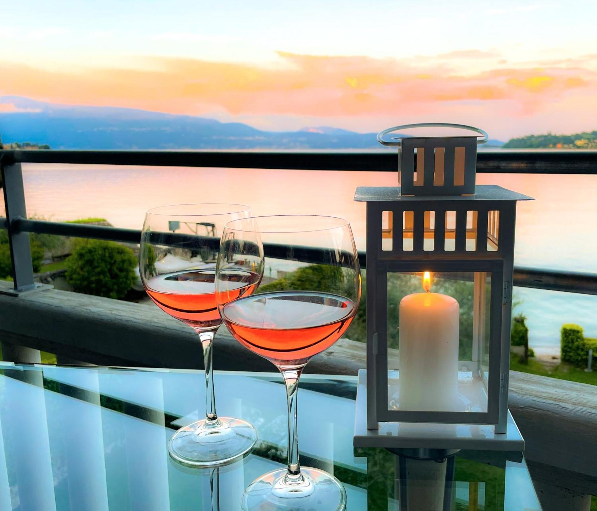Luxury Lakeside Apartment Right On The Water Salò Extérieur photo